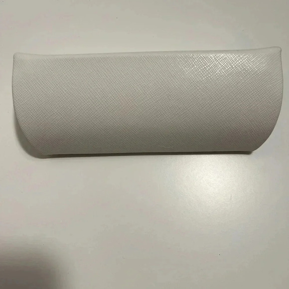 New Michael Kors. Eye Glass Case - Picture 3 of 5